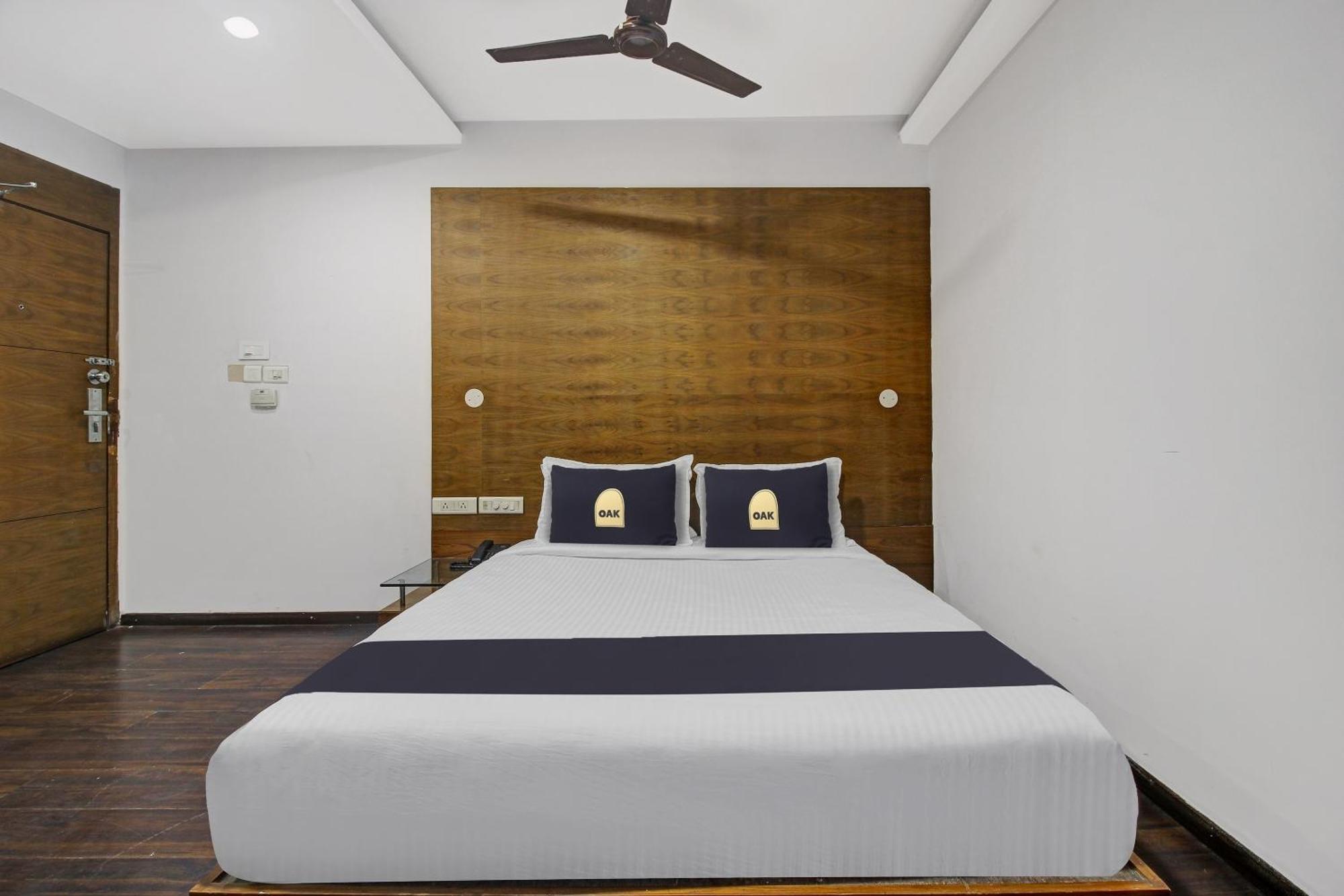 Townhouse Oak The Margi Hotel Near Yosufguda Metro Station Hyderabad Exterior foto